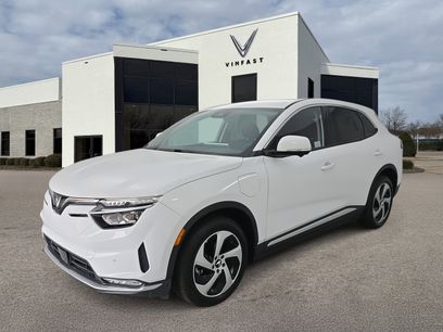 New 2025 VinFast VF 8 Eco