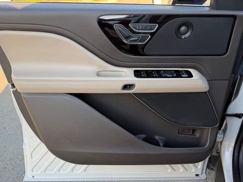 Used 2023 Lincoln Aviator Reserve image 14