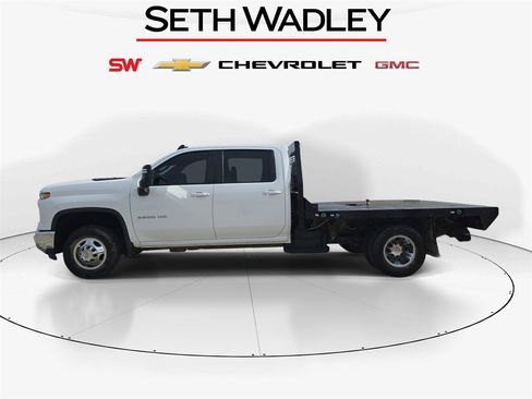 Used 2024 Chevrolet Silverado 3500 LT w/ Convenience Package image 4