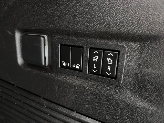 Used 2021 GMC Yukon SLT w/ SLT Premium Package RWD image 30