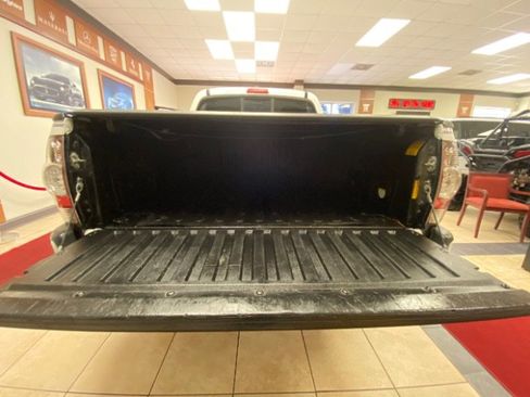 Used 2015 Toyota Tacoma 4x4 Double Cab w/ TRD Sport Package image 20
