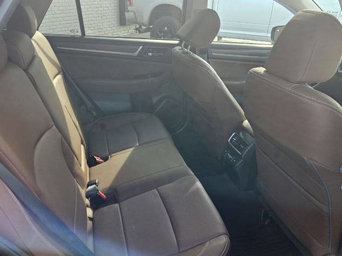 Used 2018 Subaru Outback 2.5i Touring image 18