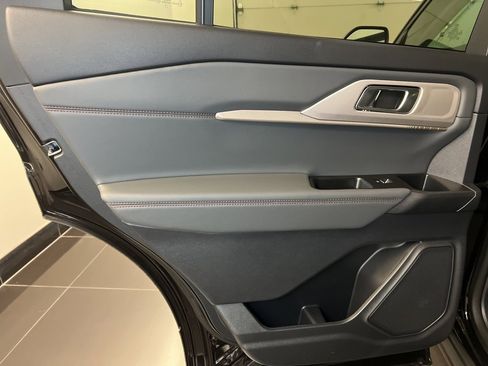 New 2025 Ford Explorer Active image 29