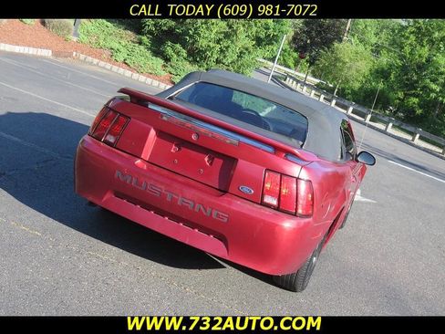 Used 2003 Ford Mustang Premium image 22