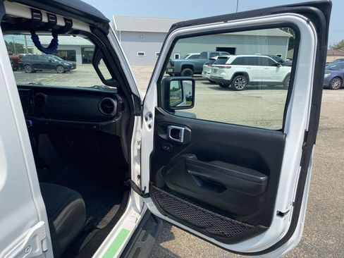 Used 2022 Jeep Wrangler Unlimited Sport AWD/4WD image 36