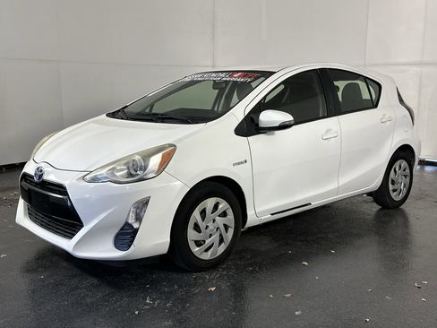 Used 2016 Toyota Prius C Two image 6