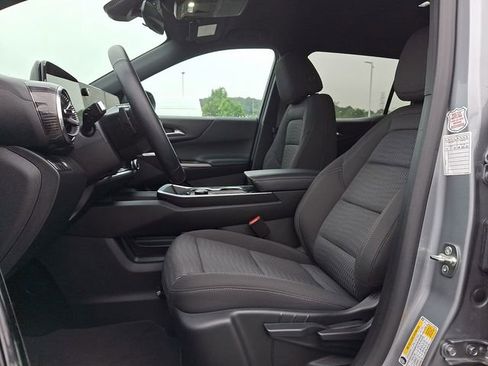 Used 2026 Chevrolet Equinox LT FWD image 13