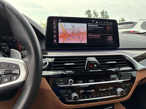 Used 2023 BMW 540i w/ M Sport Package RWD image 31