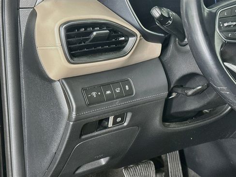 Used 2023 Hyundai Santa Fe SEL w/ Premium Package AWD/4WD image 17