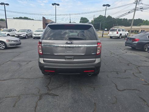 Used 2014 Ford Explorer Limited w/ Equipment Group 302A AWD/4WD image 7