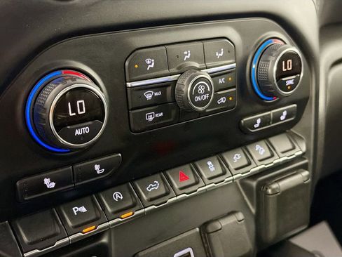 Used 2019 Chevrolet Silverado 1500 LT Trail Boss AWD/4WD image 15