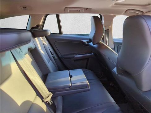 Used 2018 Volvo V60 T5 Cross Country w/ Convenience Package image 20