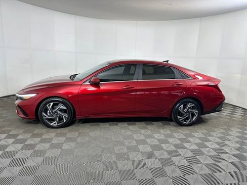 Certified 2024 Hyundai Elantra SEL w/ Convenience Package image 6
