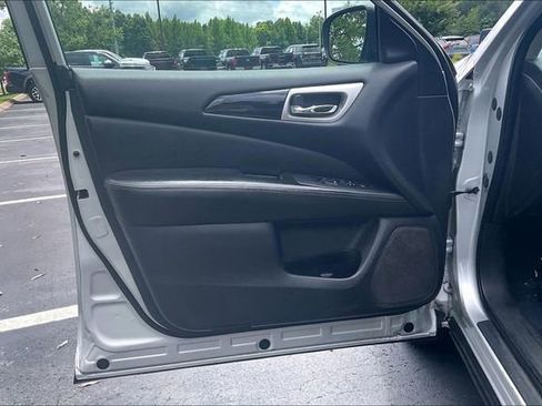 Used 2018 Nissan Pathfinder SV FWD image 23