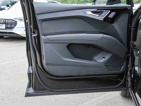 Used 2025 Audi Q4 e-tron Premium Plus w/ Premium Plus image 22