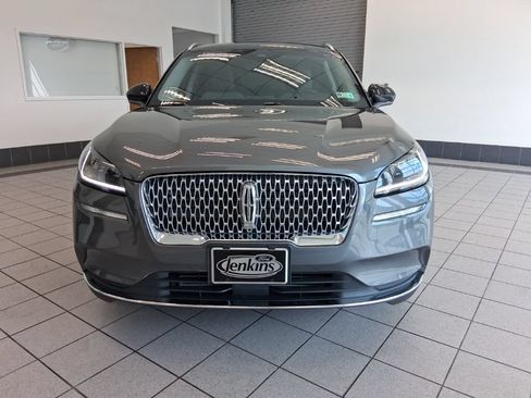 Used 2022 Lincoln Corsair AWD w/ Premium Package image 3