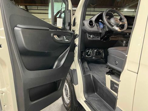 Used 2026 Mercedes-Benz Sprinter 2500 image 21