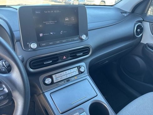 Used 2022 Hyundai Kona SEL image 22