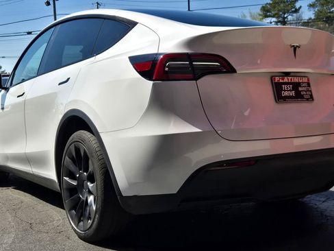 Used 2023 Tesla Model Y Long Range image 5