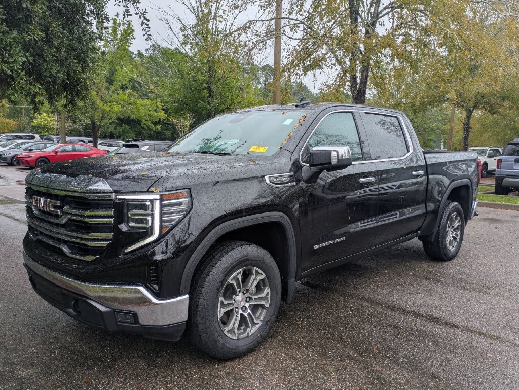 Used 2025 GMC Sierra 1500 SLT AWD/4WD image 7