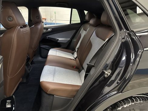 Used 2023 Volkswagen ID.4 Pro image 27