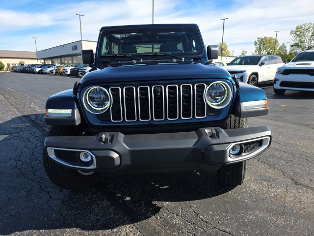 Used 2025 Jeep Wrangler Unlimited Sahara AWD/4WD image 11