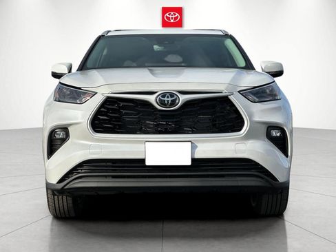 New 2026 Toyota Highlander XLE image 7