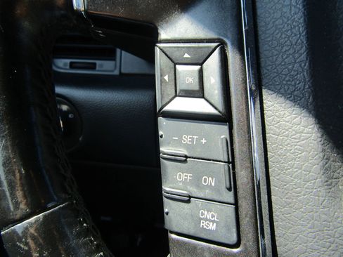 Used 2016 Lincoln Navigator L Select image 29