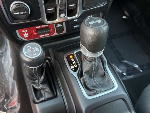 Used 2025 Jeep Wrangler Unlimited Sport S 4xe AWD/4WD image 23