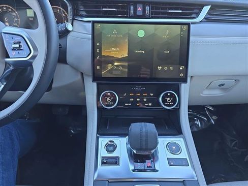 Certified 2025 Jaguar F-PACE R-Dynamic S image 21