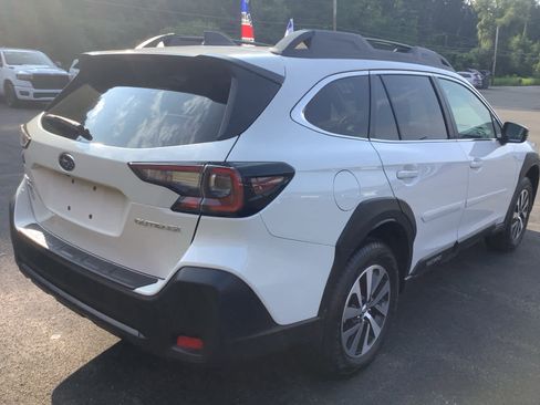 Certified 2025 Subaru Outback Premium image 5