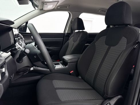 Certified 2023 Kia Sorento LX FWD image 20