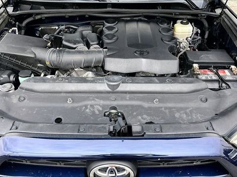 Used 2017 Toyota 4Runner SR5 Premium image 29