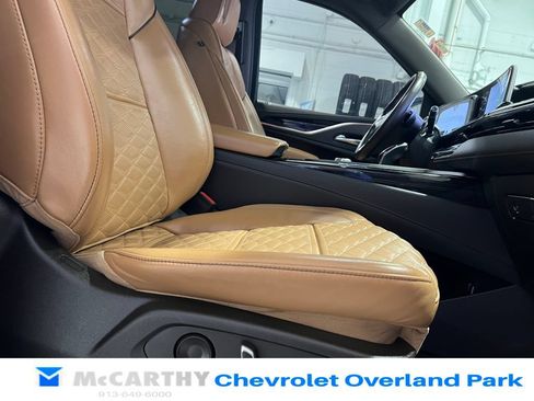 Used 2022 Cadillac Escalade Premium Luxury w/ Performance Package AWD/4WD image 36