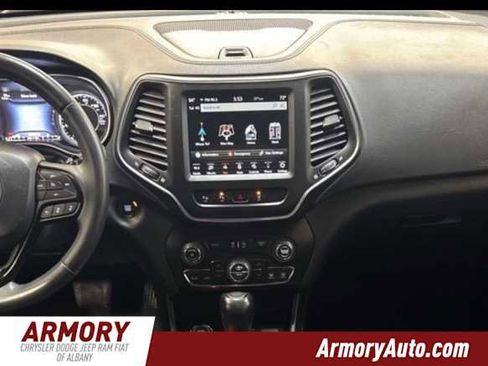 Used 2023 Jeep Cherokee Altitude Lux image 35