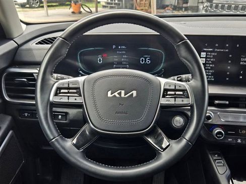 Used 2025 Kia Telluride S AWD/4WD image 23