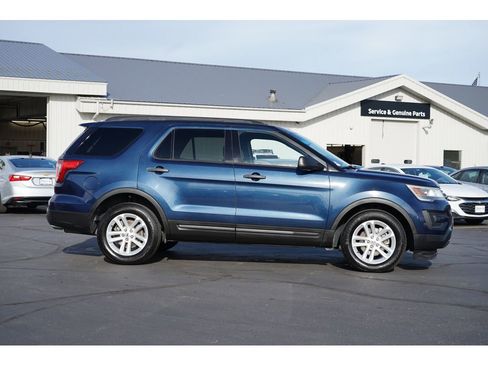 Used 2016 Ford Explorer FWD image 2