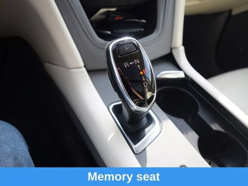 Used 2017 Cadillac XT5 Luxury w/ Driver Awareness Package FWD image 11