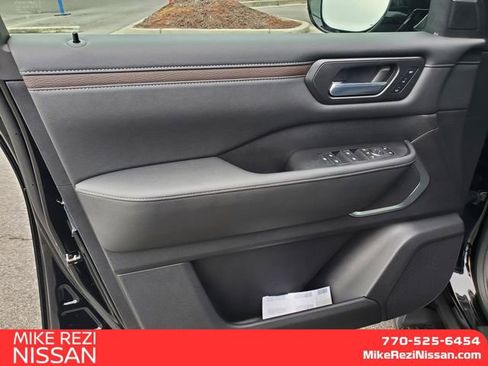 New 2026 Nissan Armada Platinum image 10