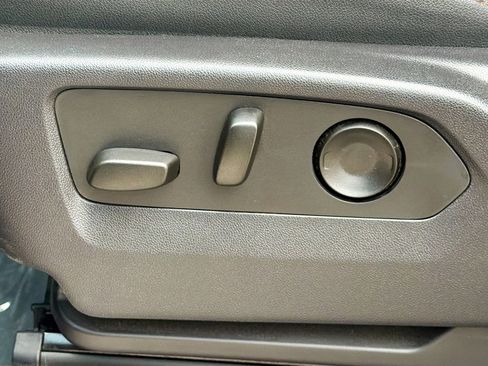 Used 2025 GMC Sierra 2500 AT4 w/ AT4 Premium Plus Package image 25