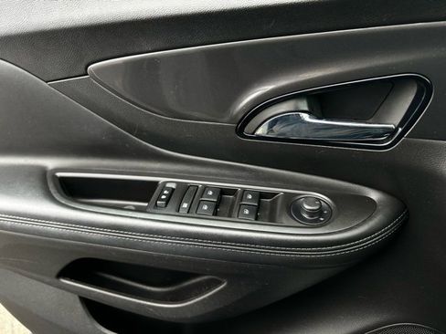 Used 2022 Buick Encore Preferred w/ Safety Package image 11