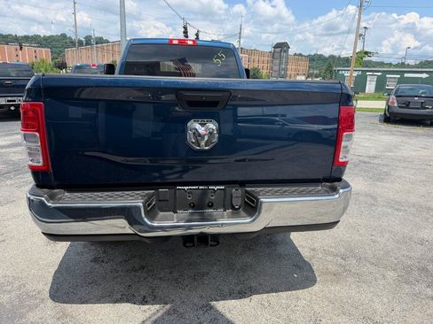 Used 2022 RAM 2500 Tradesman w/ Chrome Appearance Group RWD image 6