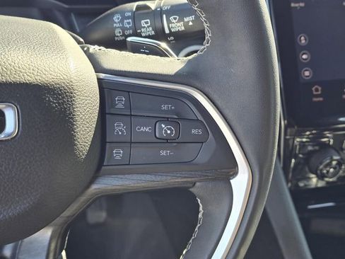 Used 2024 Jeep Grand Cherokee L Limited w/ Luxury Tech Group II image 20