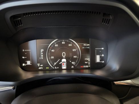 Used 2018 Volvo XC60 T5 Momentum image 19