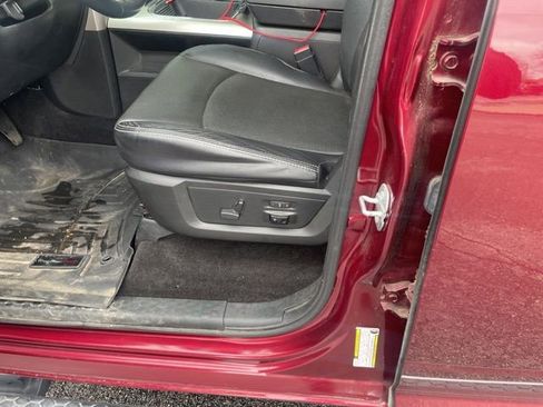 Used 2017 RAM 1500 Laramie w/ Convenience Group image 12