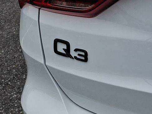 New 2025 Audi Q3 2.0T Premium image 11