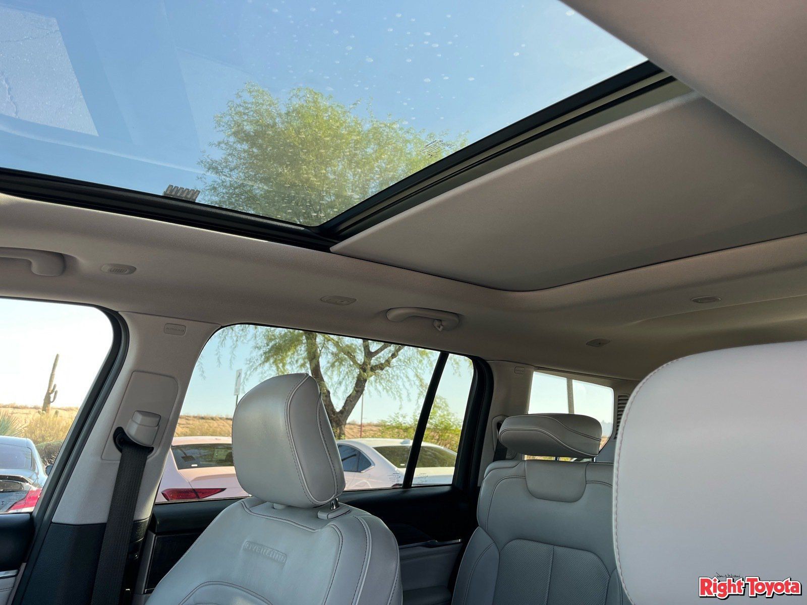 Used 2023 Jeep Grand Cherokee L Overland AWD/4WD image 31