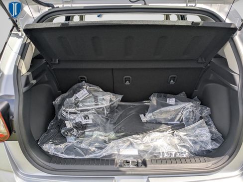 New 2025 Hyundai Venue SE image 12