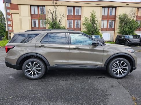 New 2026 Ford Explorer ST-Line AWD/4WD image 6
