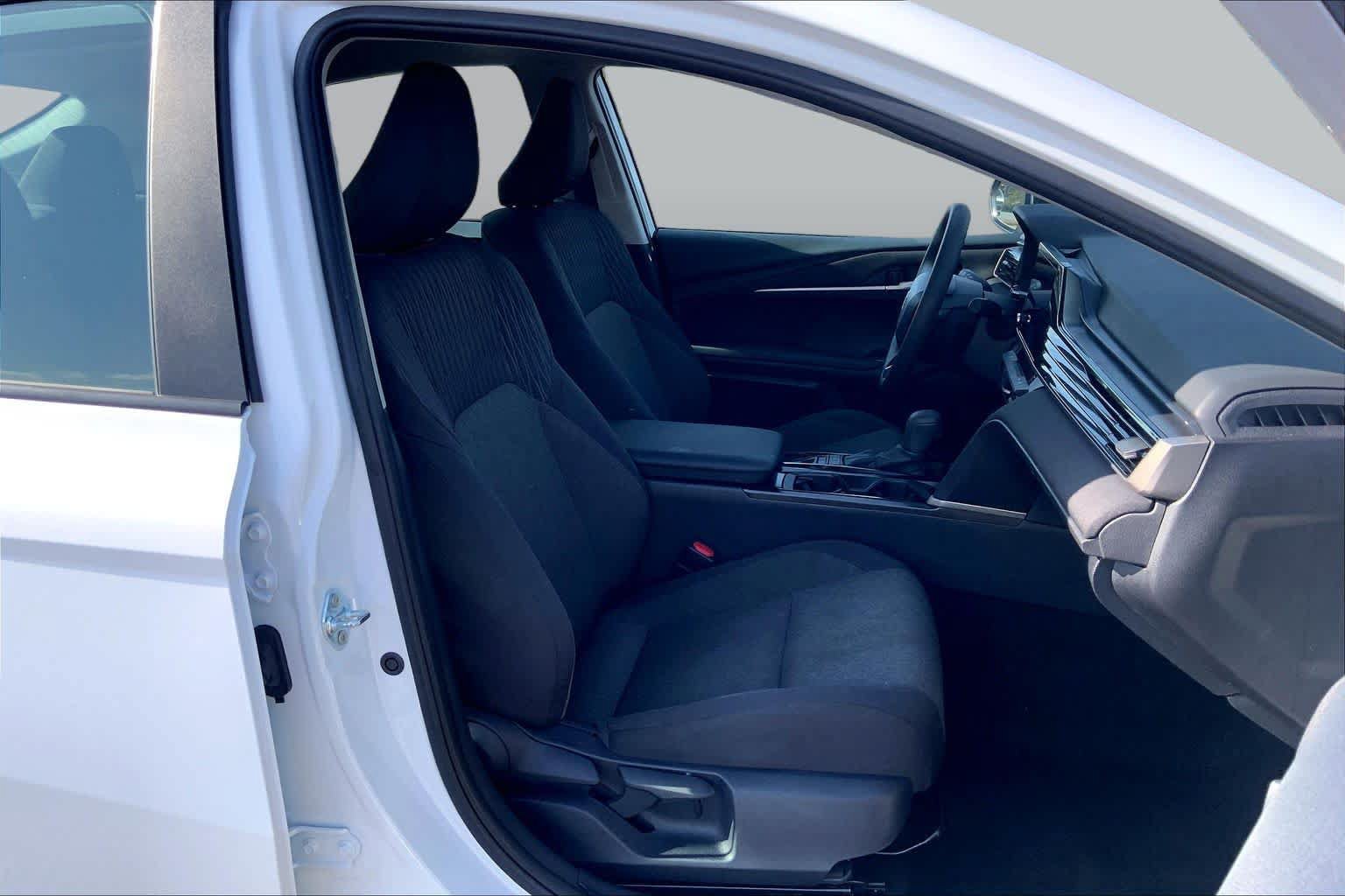 Used 2025 Toyota Camry LE FWD image 9
